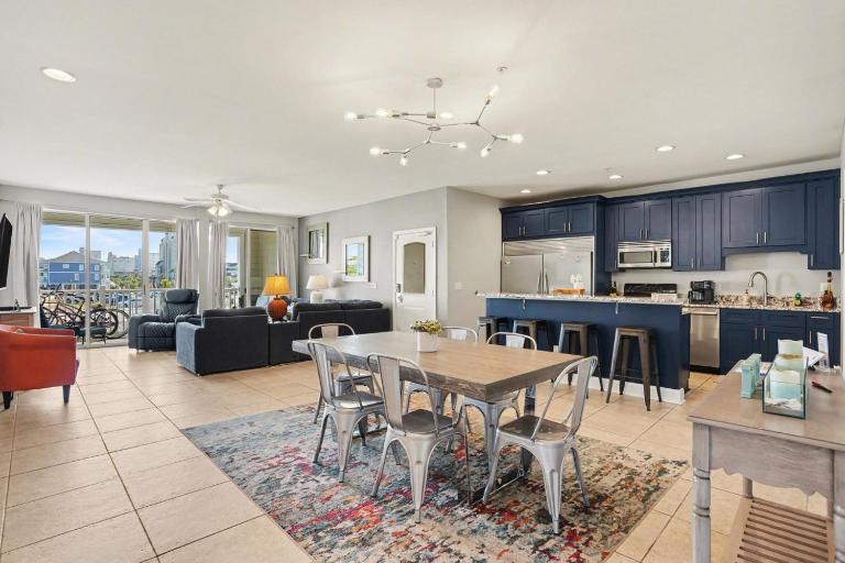Spacious Oceanview Villa | 3 Private Ensuites | Steps to the Sand - B&B Myrtle Beach