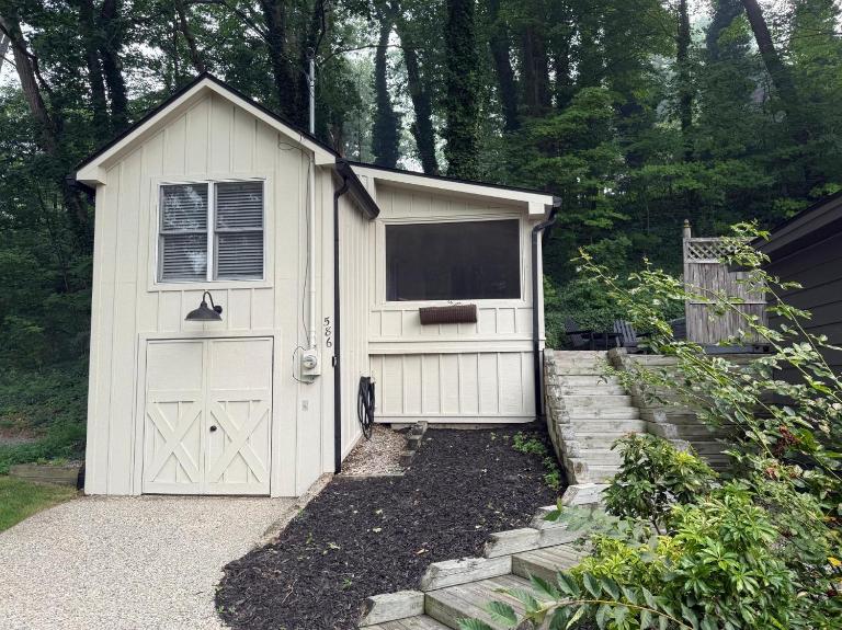 The Oriole hot tub walk or Bike to Saugatuck - B&B Saugatuck