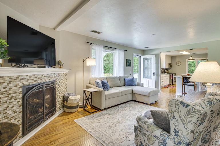 Updated Home Minutes to Downtown and Beach! - Ferienwohnung Sister Bay