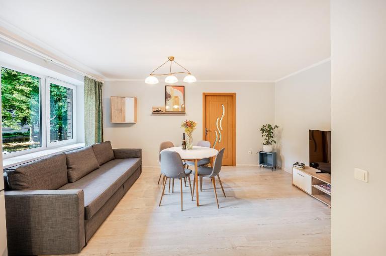 Central Apartment near Kauno klinikos & Stadium Free Parking & Self Check In - B&B Kaunas