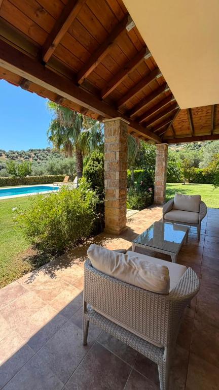 Lux Pool Villa - B&B Néa Skióni