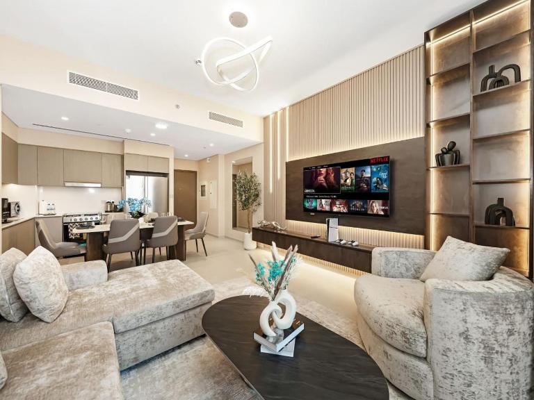 Luxury 2BR, Walk Dubai Mall, Burj Khalifa, Sleeps 8 - Bed and Breakfast Dubai