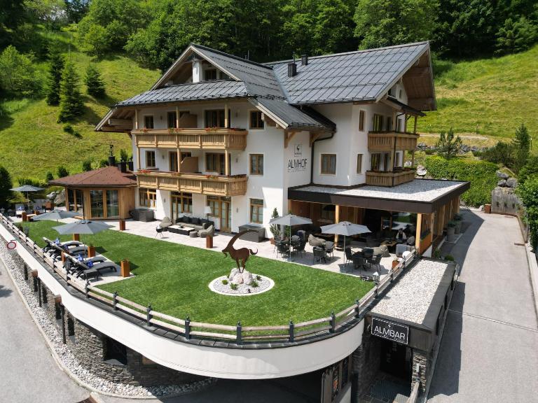 ALMHOF Alpin Apartments & Spa - B&B Dienten am Hochkönig