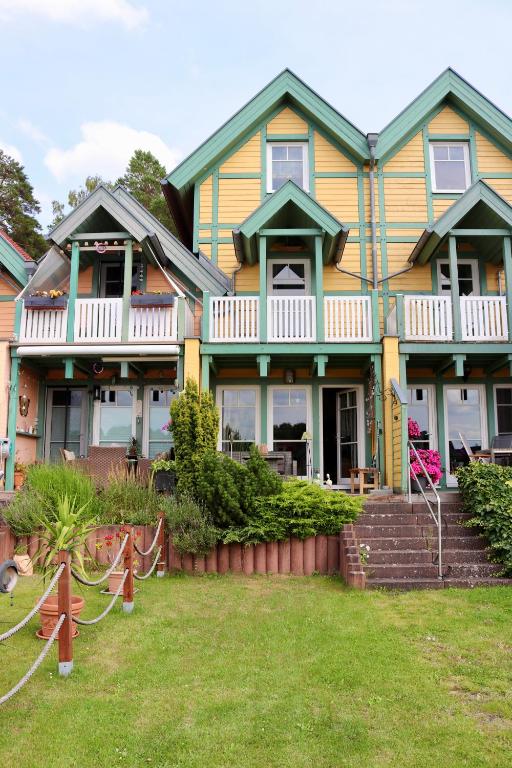 StegAhoi Rheinsberg - Haus mit eigenem Bootssteg - B&B Rheinsberg