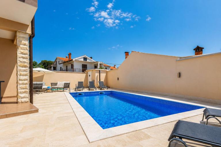 Holiday Home Fulia with pool - B&B Galižana