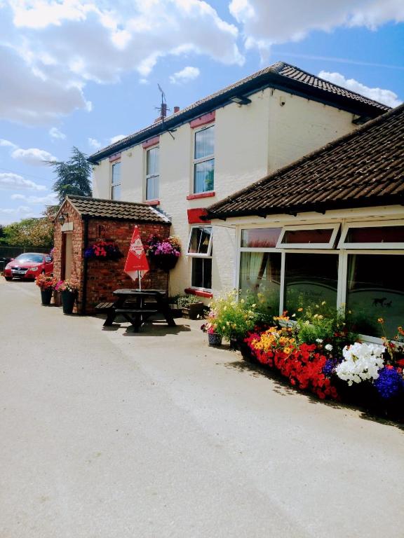 Fox and Hounds Country Inn - Chambres d'hôtes Willingham