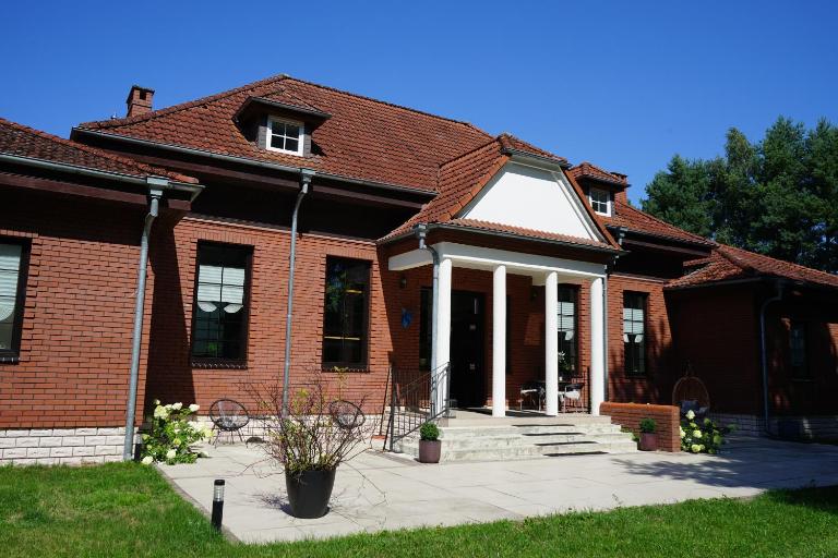 Villa Ambrosian (Haupthaus) - Chambres d'hôtes Trzebież