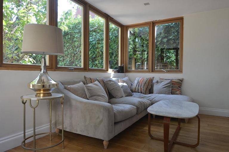 Large garden apartment, central Hove near beach - B&B Brighton