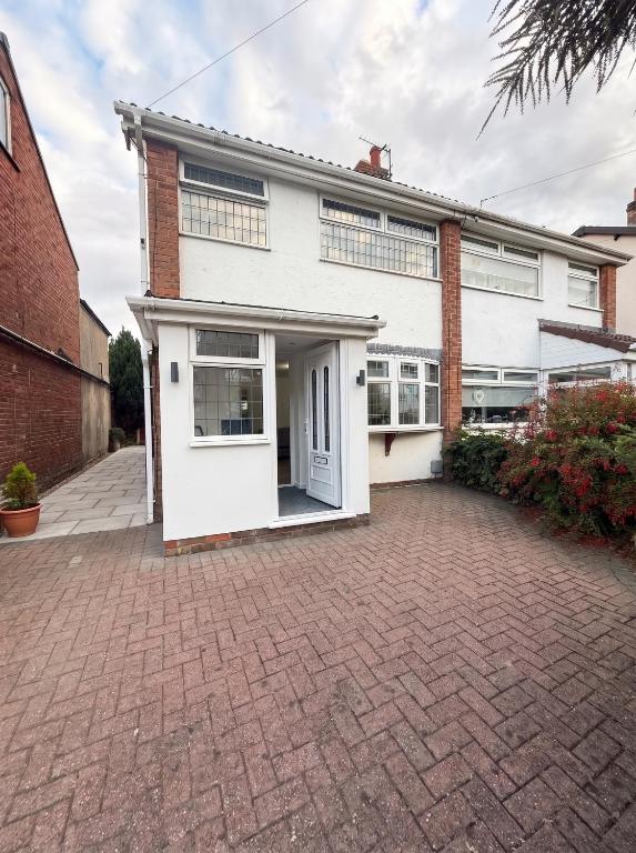 3 Bed Family Home In Ormskirk - Ferienwohnung Ormskirk