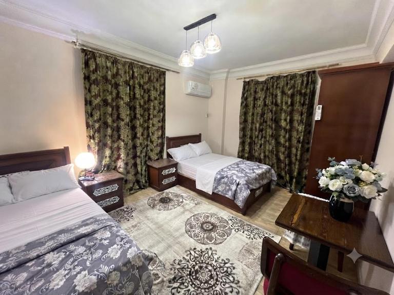 Luxury apartment in Cairo Egypt next to the Museum of Civilization in Fustat City in a wonderful location near the Hills and Gardens in Central old Cairo - Ferienwohnung Kairo
