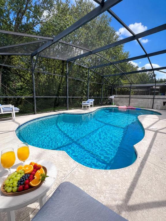 5BR Private Pool Retreat No Rear Neighbours - B&B Davenport