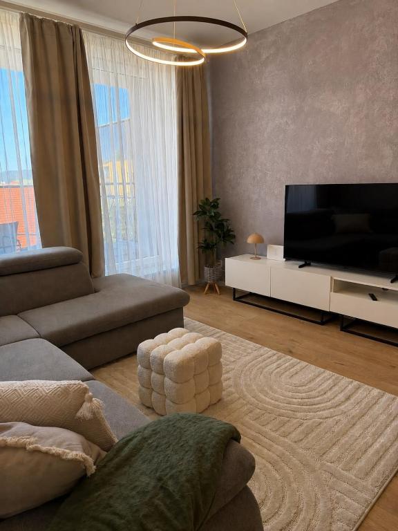 Designer Central Apartment - Terrace, View, Parking - B&B Prešov