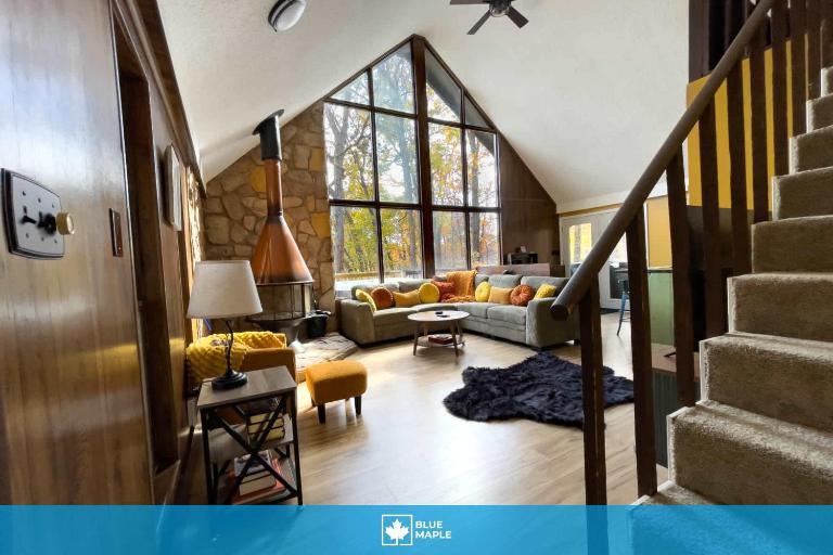 Chalet w Hot Tub, Grill, FirePit, Games & Wifi - B&B Hedgesville