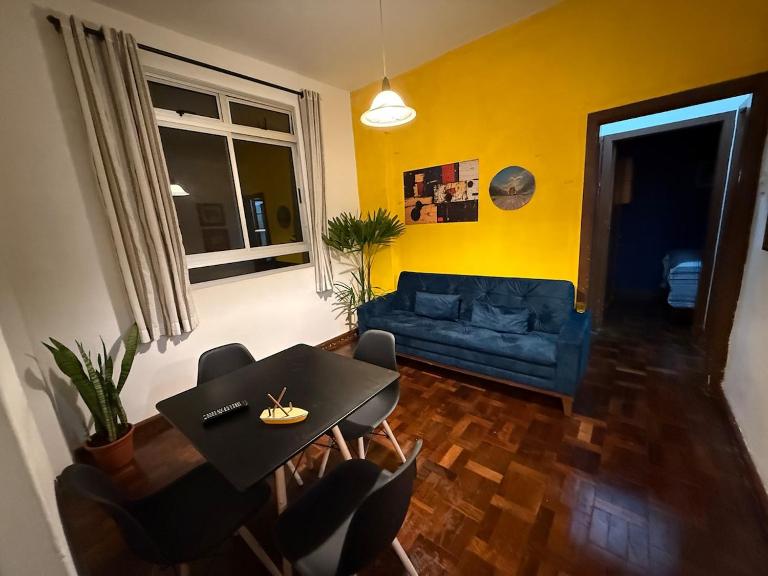Lindo apartamento, localização privilegiada ao lado da Praça Osório e do Calçadão da Rua XV - Chambres d'hôtes Curitiba