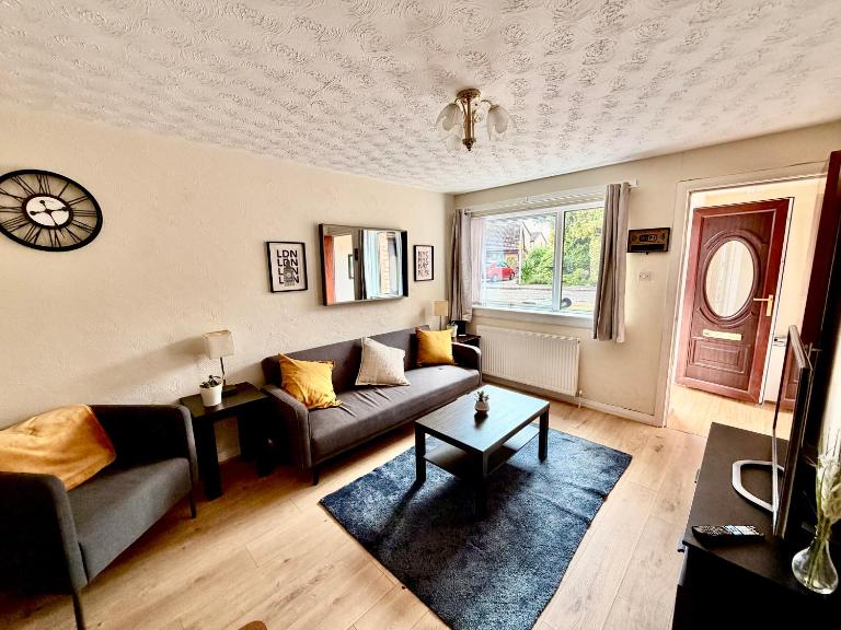 Craigour House - SuperFast WiFi - Free Parking - 2BR Sleeps 5 - Chambres d'hôtes Édimbourg
