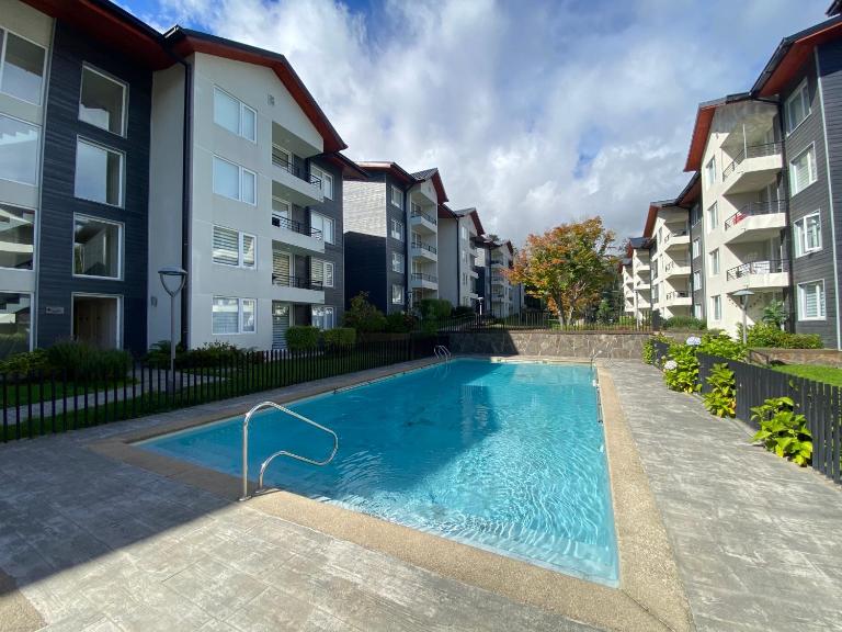 Ski Route & Pool - Robles del Volcan Condo - Ferienwohnung Pucón