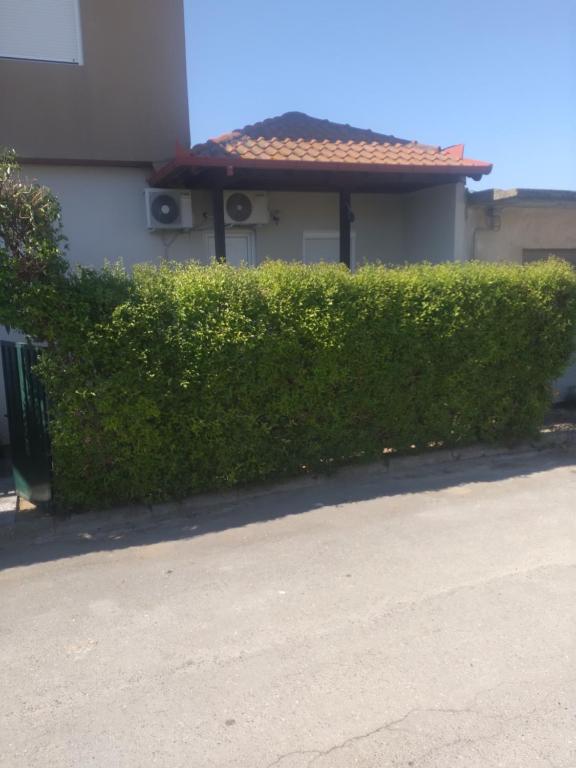 Roxani - Ferienwohnung Pella
