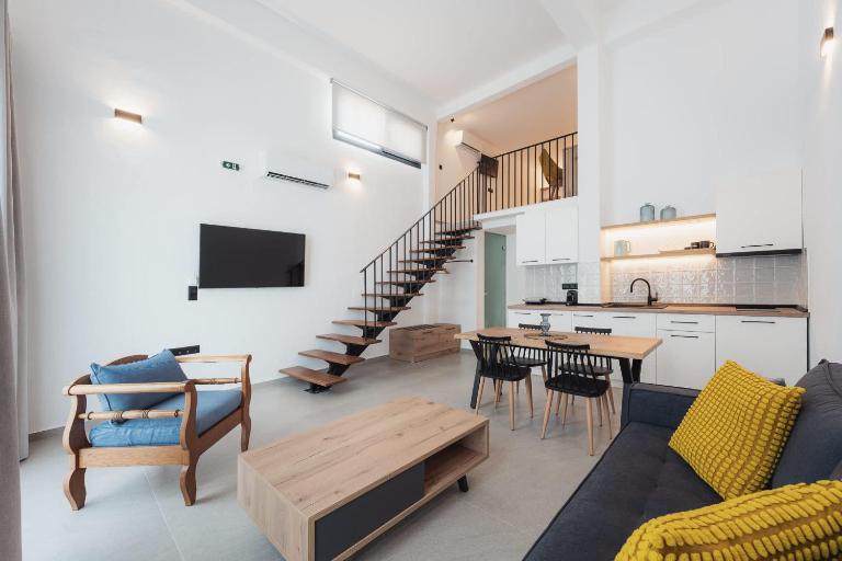 AgMa Suites Chalkidiki Stay w Priv Parking - B&B Níkiti