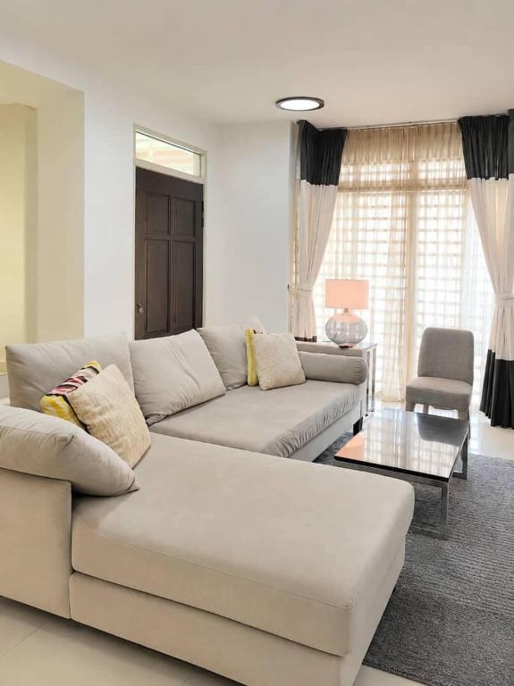 Pa & Ma Homestay Near Hospital 4BR Kulim Hitech - Ferienwohnung Kulim