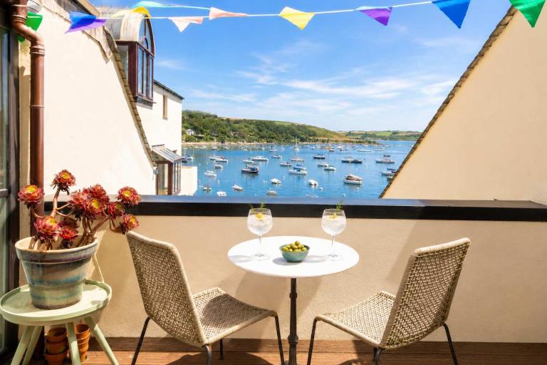 Smugglers Row - By Rowes Retreats - B&B Falmouth