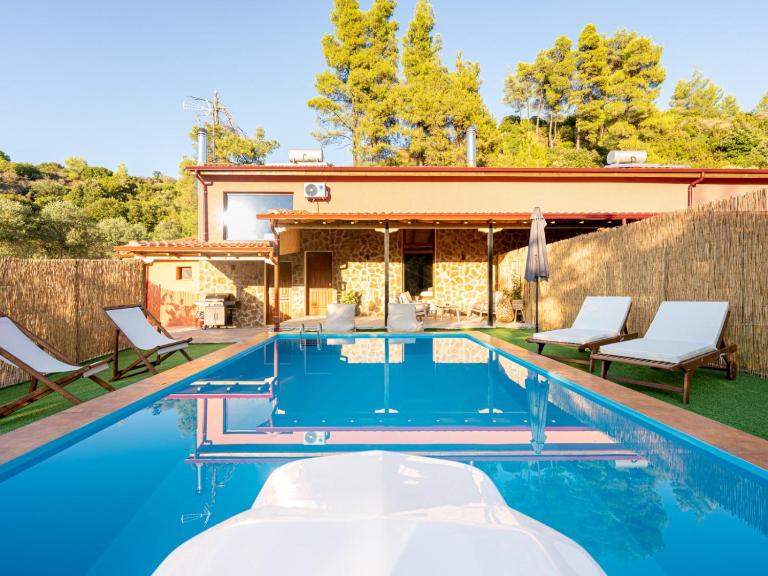 Green Olive Luxury Villas - B&B Palioúri