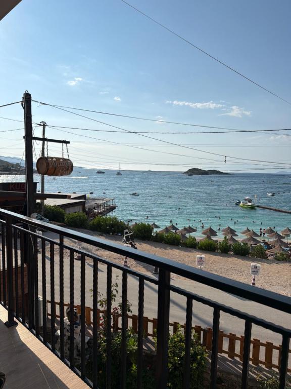 Beachfront House Saliko - B&B Ksamil