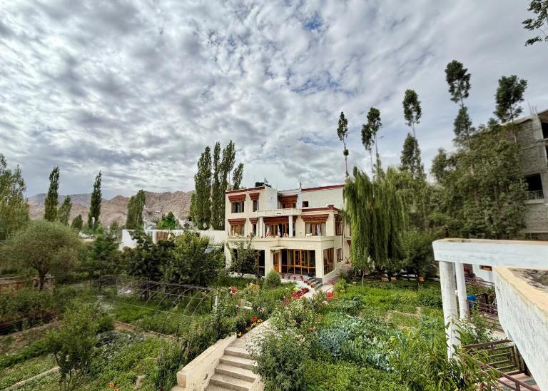 Niri-la Ladakh Leh - B&B Leh