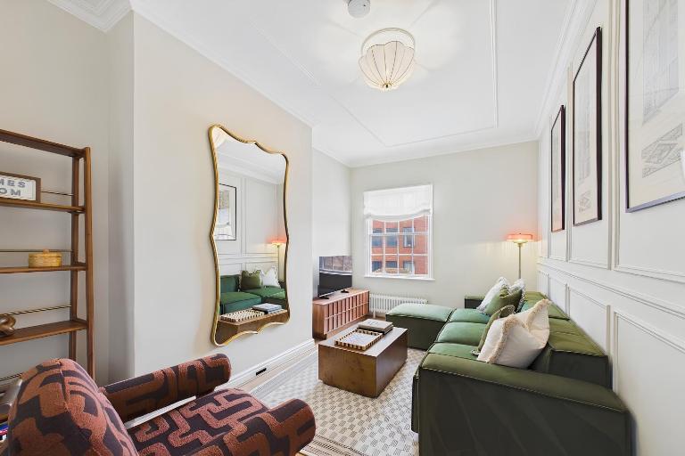 Characterful Loft on Historic Rows, Free Parking - Chambres d'hôtes Chester