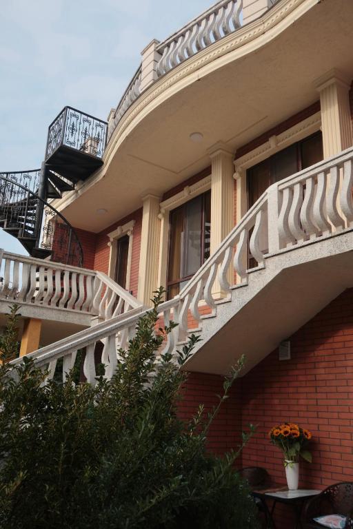 ORANGE INN - Bed and Breakfast Chakvi
