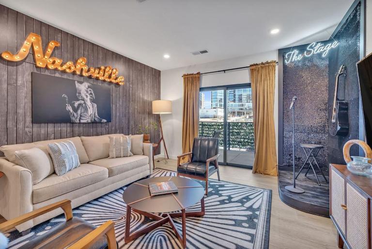 The Stage in Downtown Nashville w Pool/Gym | Walk to Broadway - Chambres d'hôtes Nashville