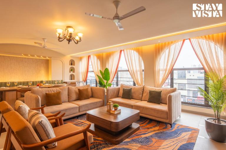 StayVista at Miorah Chalet Neo with WIFI, Parking - B&B Jaipur