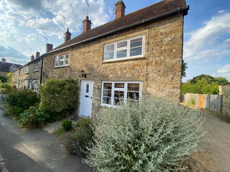 Cottage on the Green - B&B Brackley