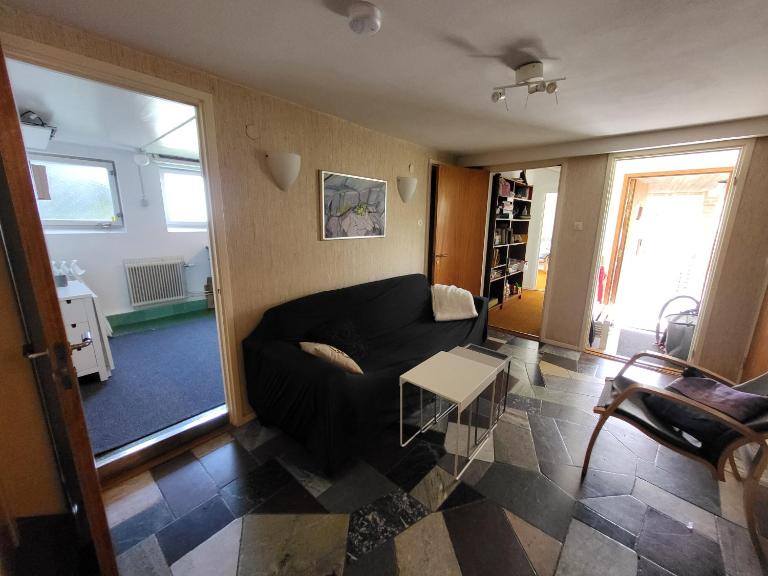 Cozy apt in 50s villa 10 min tram ride to city - Chambres d'hôtes Göteborg