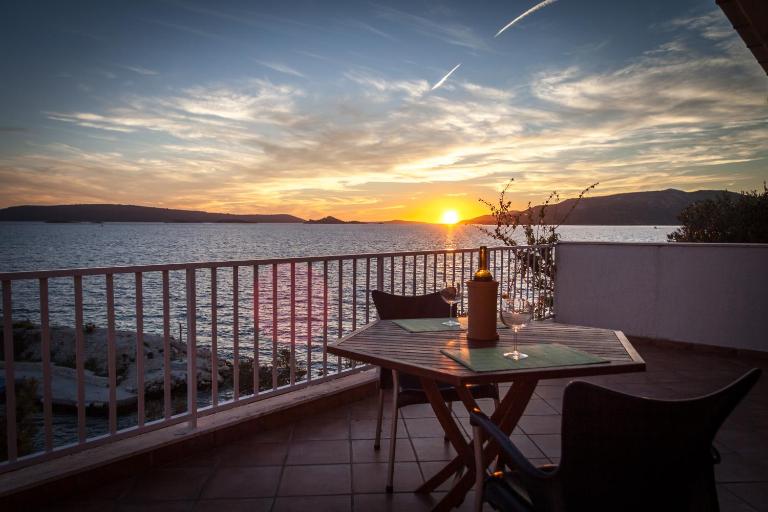 Apartments Sundance - B&B Okrug Donji