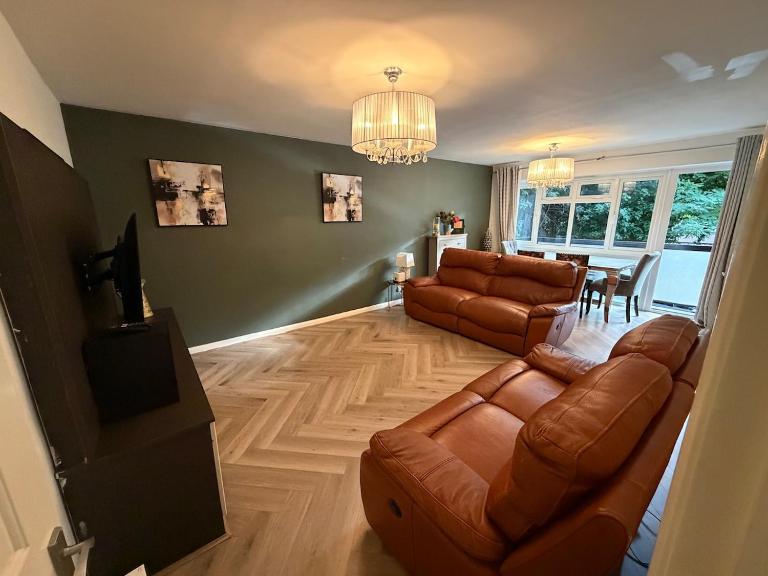 Modern 2B Flat - Walk 2 Station - Direct to London - Chambres d'hôtes Wallington