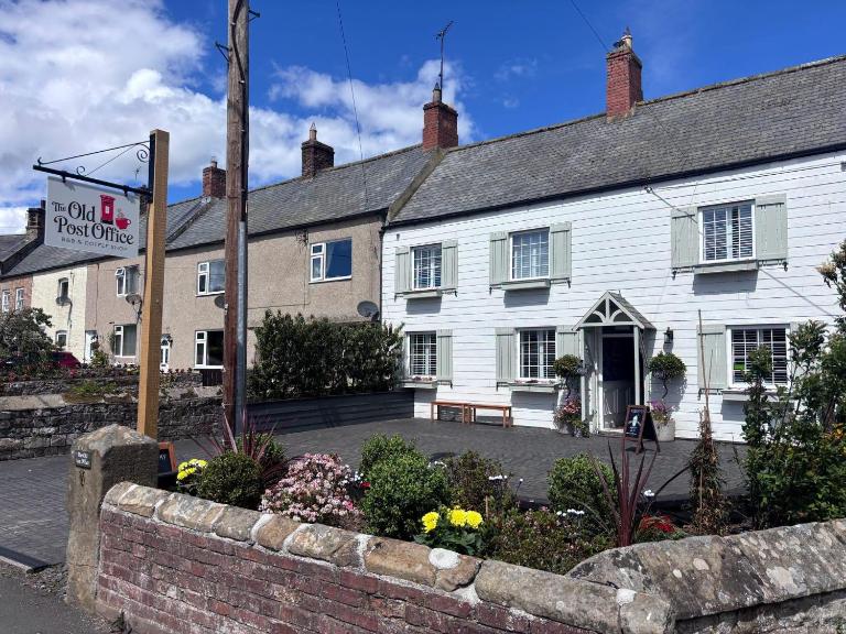 The Old Post Office - B&B and Coffee Shop - Ferienwohnung Otterburn