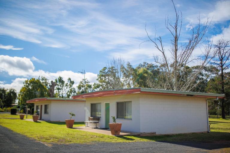Castlereagh Village Holiday Units - B&B Coonabarabran