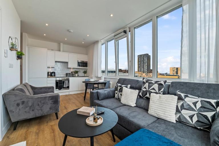 Snug Hounslow 1BR Apartment Sleeps 4 Heathrow! - B&B Hounslow