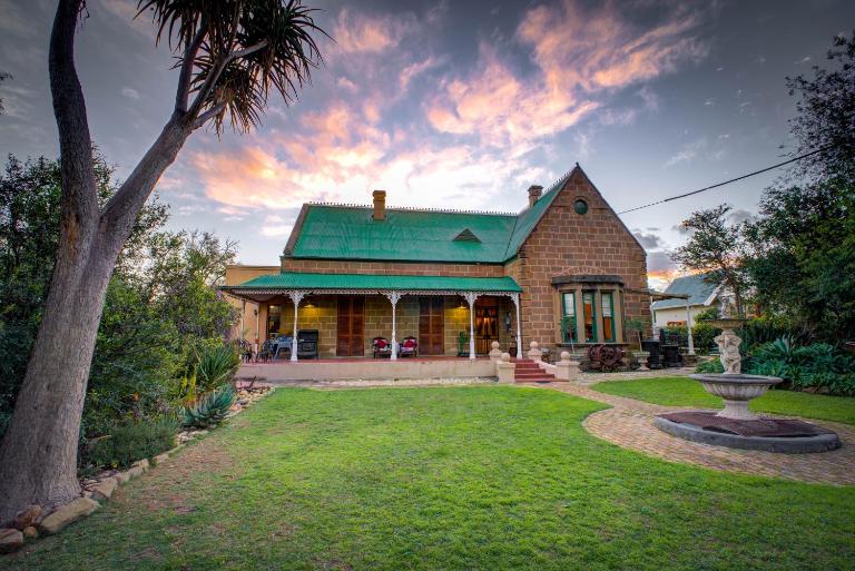 Outentique Accommodation - B&B Oudtshoorn