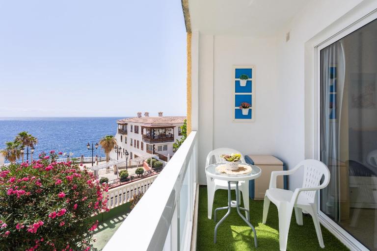 Home2Book Sea View Studio & Pool, Caletillas - B&B Candelaria