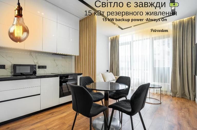 2-5 Novopecherski Lypky, Verkhogliad 19b, Kyiv centre, panoramic city view, 15 kW backup power, Petrovdom Apartment - B&B Kyiv