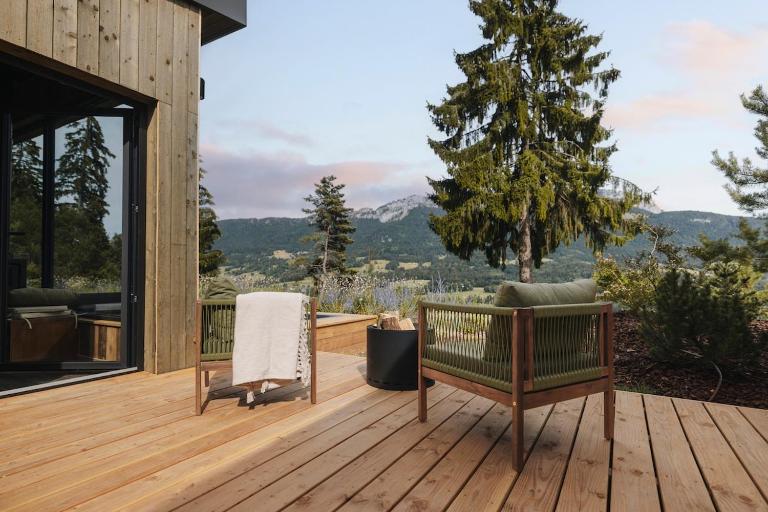 Apartment Margaret Close to Shops and Great Views B6327 - B&B La Thuile