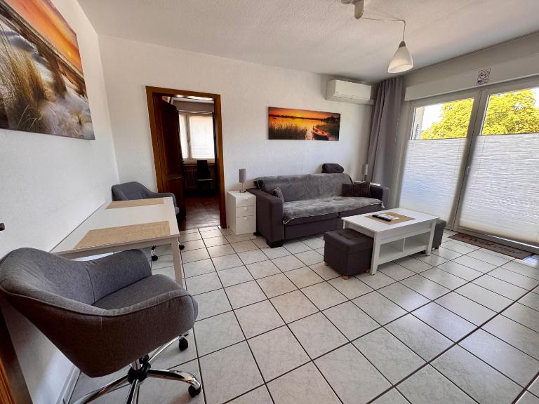 Buer-City Apartment Josef mit Klimaanlage, Balkon und Parkplatz - Ferienwohnung Gelsenkirchen