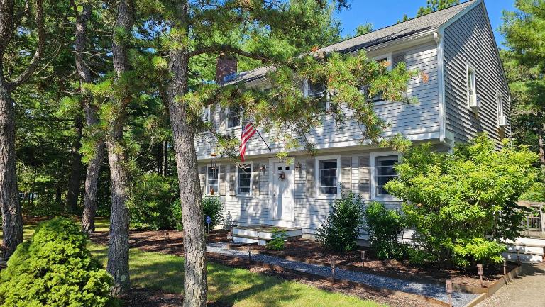 Pine & Harbor Homestay - Near Cape Cod & Plymouth - B&B Wareham