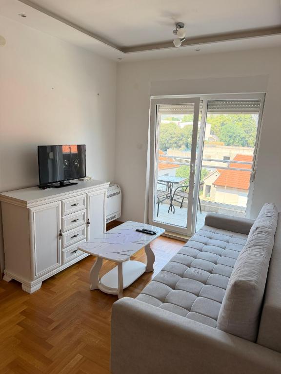 Apartman Hladovina 2 - Chambres d'hôtes Trebinje