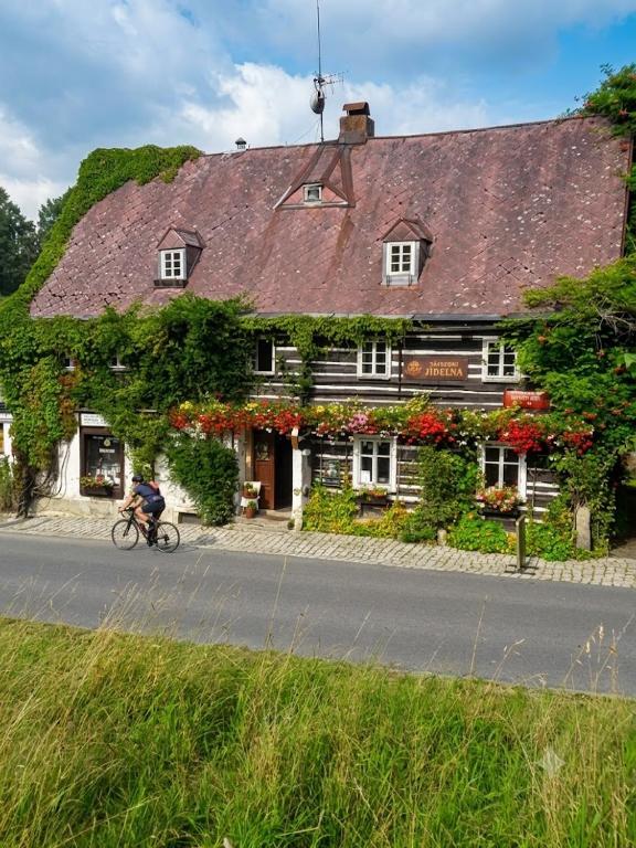 Hostinec U Uhlířů - B&B Kryštofovo Údolí