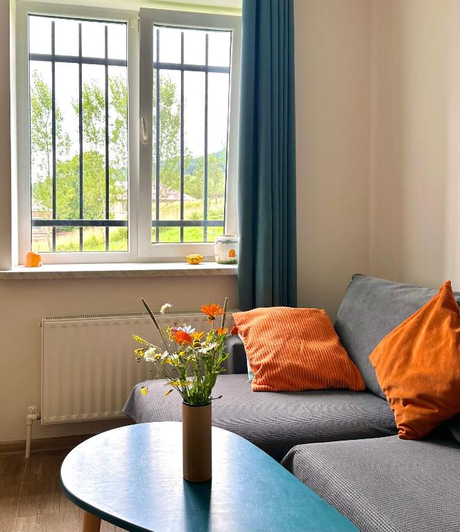 Cozy Dez Guest House with Dreamy Mountain Views - Bed and Breakfast Margahovit