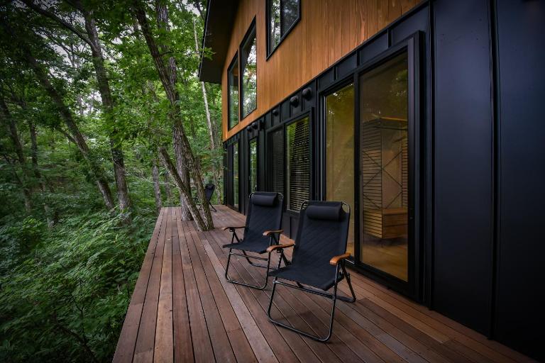 Chalet Hikaru - A Light-Filled Luxury Retreat 4BR - B&B Hakuba