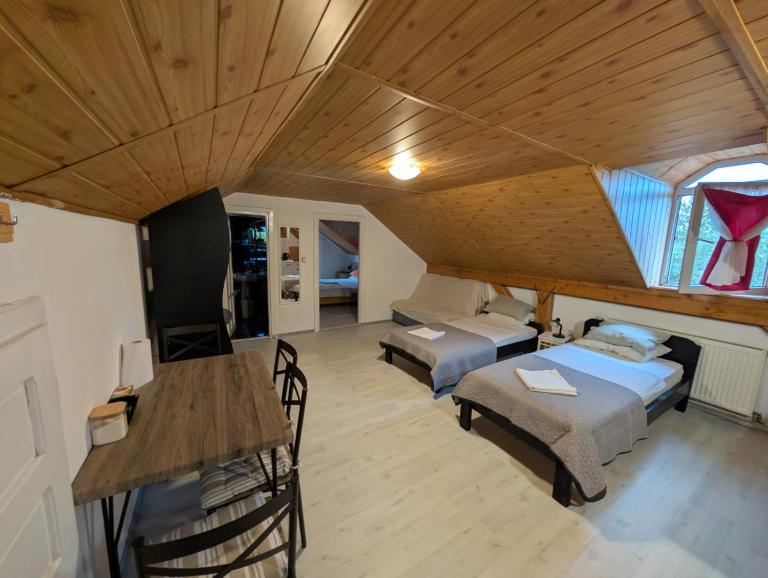 Hompot Accommodation - Chambres d'hôtes Deva