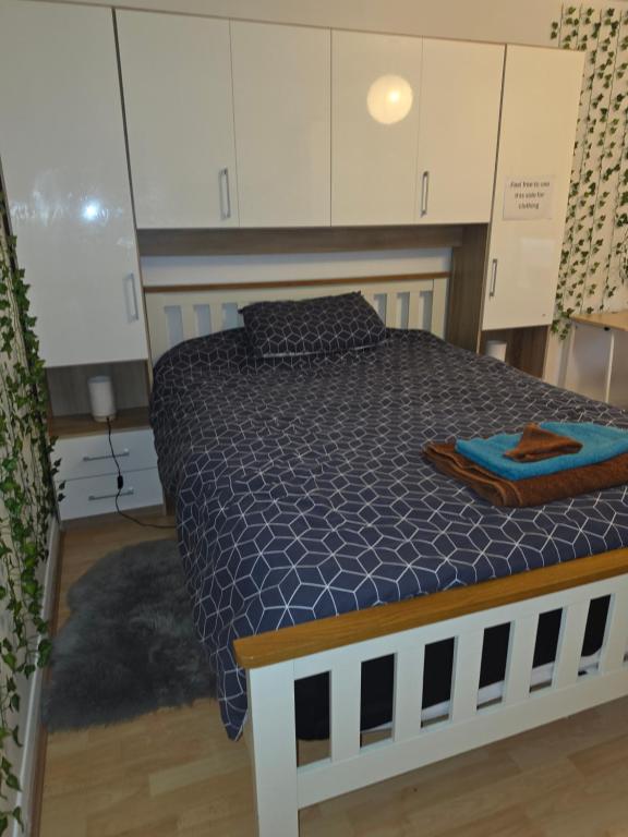 Double Bedroom In Family Shared Home - Bed and Breakfast Peacehaven